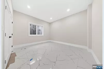 317 Edstan Way, Paramus, NJ 07652 - Photo 24