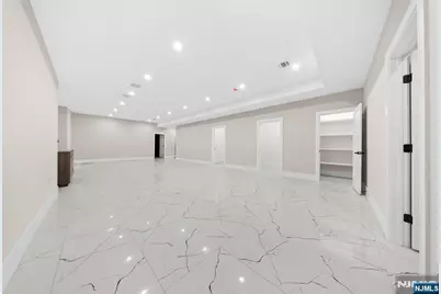 317 Edstan Way, Paramus, NJ 07652 - Photo 50