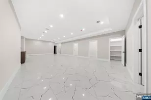 317 Edstan Way, Paramus, NJ 07652 - Photo 50