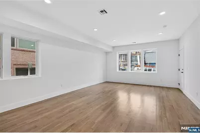 46 Hudson Avenue B #B, Edgewater, NJ 07020 - Photo 8