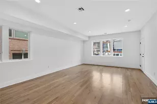 46 Hudson Ave B, Edgewater, NJ 07020 - Photo 8