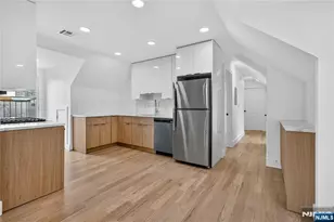 46 Hudson Ave C, Edgewater, NJ 07020 - Photo 4