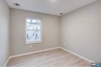581 Bergen Street, Newark, NJ 07108 - Photo 12