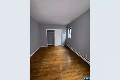 296 Stuyvesant A #A, Lyndhurst Township, NJ 07071 - Photo 4