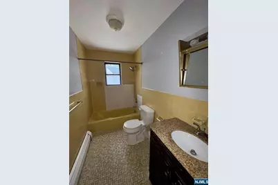 296 Stuyvesant A #A, Lyndhurst Township, NJ 07071 - Photo 10