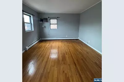 296 Stuyvesant A #A, Lyndhurst Township, NJ 07071 - Photo 2
