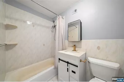 150 Overlook Avenue 8D #8D, Hackensack, NJ 07601 - Photo 14