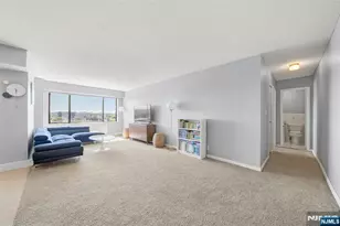 150 Overlook Ave 8D, Hackensack, NJ 07601 - Photo 4