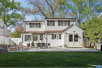 4 Lois Avenue, Demarest, NJ 07627 - Photo 2