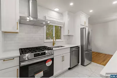 32 Beechwood Road, Cresskill, NJ 07626 - Photo 2