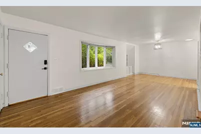 32 Beechwood Road, Cresskill, NJ 07626 - Photo 6