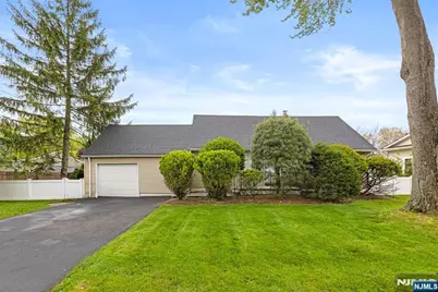 32 Beechwood Road, Cresskill, NJ 07626 - Photo 22