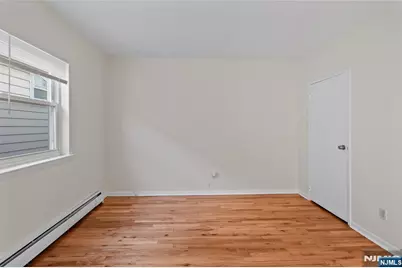 239 Crescent Lane 8 #8, Cliffside Park, NJ 07010 - Photo 6
