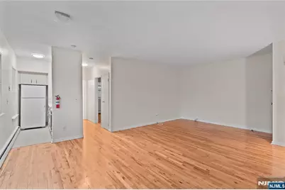 239 Crescent Lane 8 #8, Cliffside Park, NJ 07010 - Photo 12
