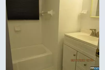 15-34 Parmelee Avenue 1 #1, Fair Lawn, NJ 07410 - Photo 8