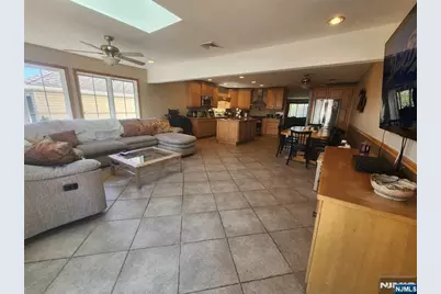 210 Newark Avenue, Lyndhurst Township, NJ 07071 - Photo 10