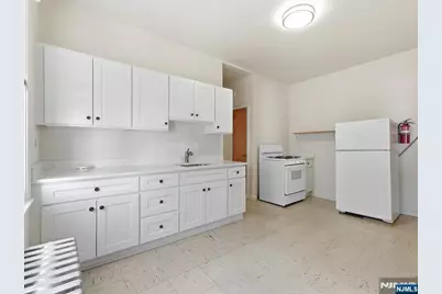 265 N 17th Street 2R #2R, Bloomfield, NJ 07003 - Photo 1