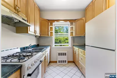 415 Claremont Avenue C004A #C004A, Montclair, NJ 07042 - Photo 14
