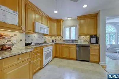 230 Pinelynn Road, Glen Rock, NJ 07452 - Photo 8