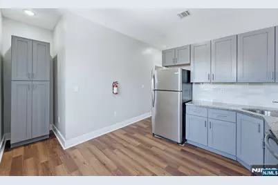 913 S 18th Street 2 #2, Newark, NJ 07108 - Photo 6