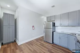 913 S 18th Street 2, Newark, NJ 07108 - Photo 6