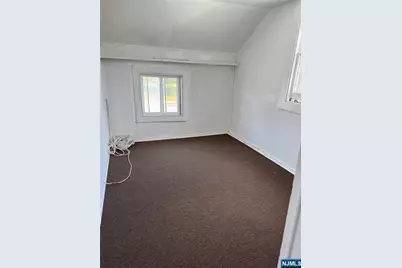 944 Hamburg Turnpike, Wayne, NJ 07470 - Photo 8