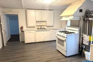 944 Hamburg Tpke, Wayne, NJ 07470 - Photo 2