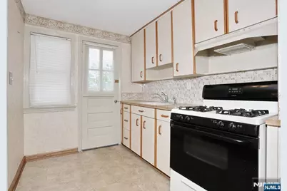 110 Canterbury Avenue, North Arlington, NJ 07031 - Photo 6