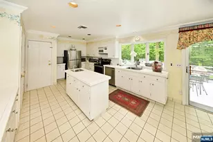 16 Knollwood Rd, Upper Saddle River, NJ 07458 - Photo 16