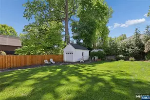 290 Winthrop Rd, Teaneck Township, NJ 07666 - Photo 14