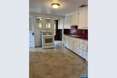 211 Paterson Avenue 2nd Fl #2nd Fl, Midland Park, NJ 07432 - Photo 22