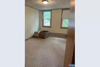 211 Paterson Avenue 2nd Fl #2nd Fl, Midland Park, NJ 07432 - Photo 14