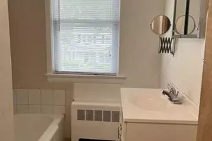 211 Paterson Ave 2nd Fl, Midland Park, NJ 07432 - Photo 12