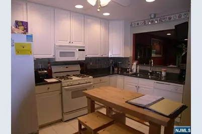 44 Foxwood Square, Old Tappan, NJ 07675 - Photo 2