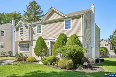 172 Concord Drive, River Edge, NJ 07661 - Photo 2