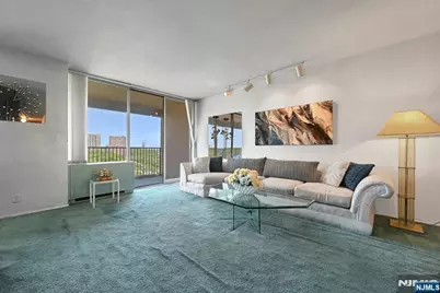 5 Horizon Road 807 #807, Fort Lee, NJ 07024 - Photo 4