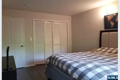 570 North Avenue F #F, Fort Lee, NJ 07024 - Photo 16