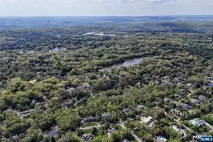 962 Arapaho Trail, Franklin Lakes, NJ 07417 - Photo 2