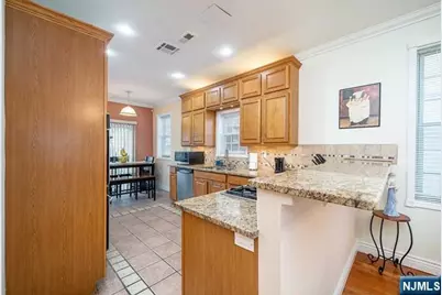 214 Columbus Place, Cliffside Park, NJ 07010 - Photo 4