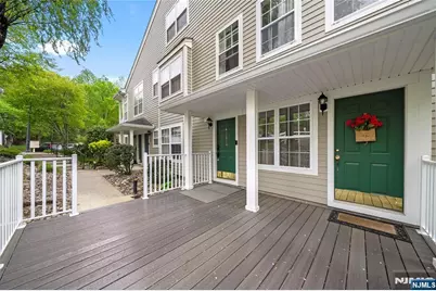 1014 Crown Court 1014 #1014, Mahwah, NJ 07430 - Photo 2
