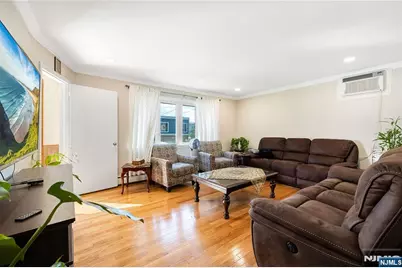 92 Cedarhurst Avenue, Woodland Park, NJ 07424 - Photo 6