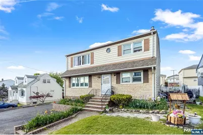 92 Cedarhurst Avenue, Woodland Park, NJ 07424 - Photo 2