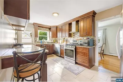 92 Cedarhurst Avenue, Woodland Park, NJ 07424 - Photo 10