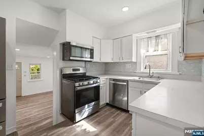 242 Myrtle Avenue, Westfield, NJ 07090 - Photo 10