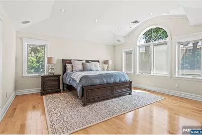 512 Winterburn Grove, Cliffside Park, NJ 07010 - Photo 20