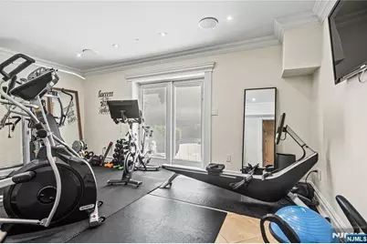 512 Winterburn Grove, Cliffside Park, NJ 07010 - Photo 28