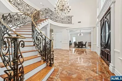 512 Winterburn Grove, Cliffside Park, NJ 07010 - Photo 2
