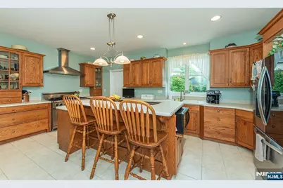 37 Thomas, Wayne, NJ 07470 - Photo 10