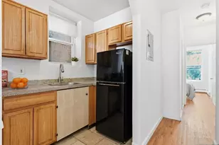59 Saint Pauls Ave 1L, Jersey City, NJ 07306 - Photo 4