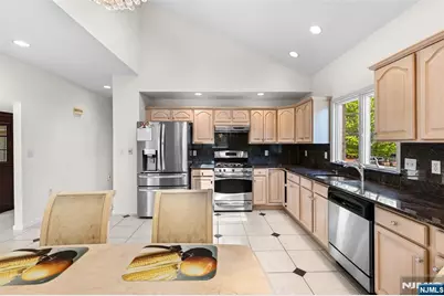 499 Morse Avenue, Ridgefield, NJ 07657 - Photo 16